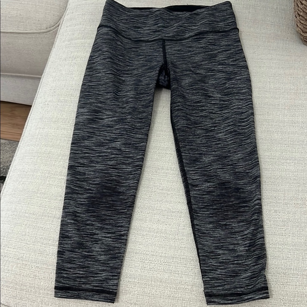 2/$10 Victoria Sport Gray Capri Leggings